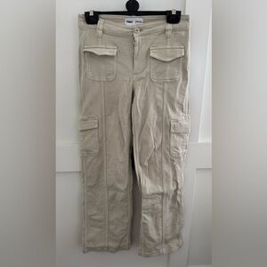 Aritzia TNA cargo pants in beige size 0.